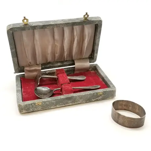 Silver hallmarked engine turned napkin ring - 17g t/w boxed ...