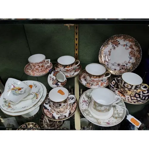A GROUP OF ROYAL CROWN DERBY/BLOOR DERBY TEAWARES, ETC., com...