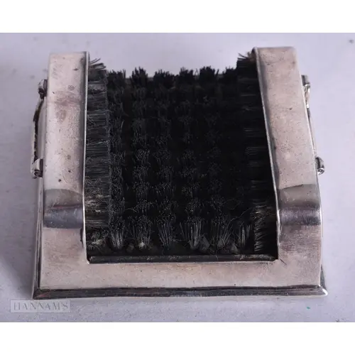 AN ANTIQUE SILVER PEN WIPE. 36 grams overall. 5 cm x 4.5 cm.