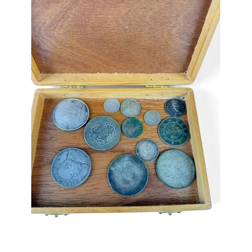 A COLLECTION OF CHINESE COINS TO INCLUDE SILVER Largest 4cm ...