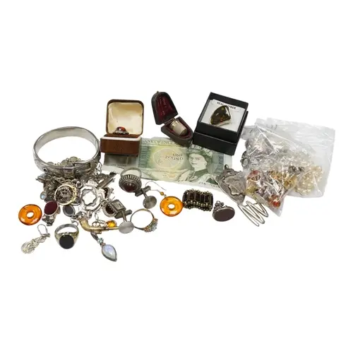 A quantity of assorted silver and white metal jewellery incl...