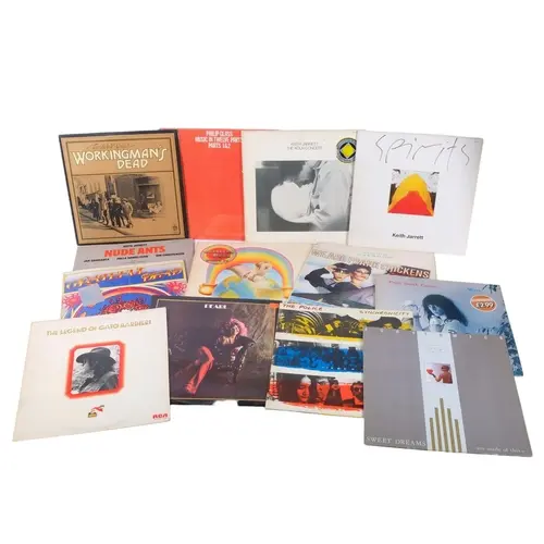 A quantity of various 33rpm vinyl records, including Gratefu...