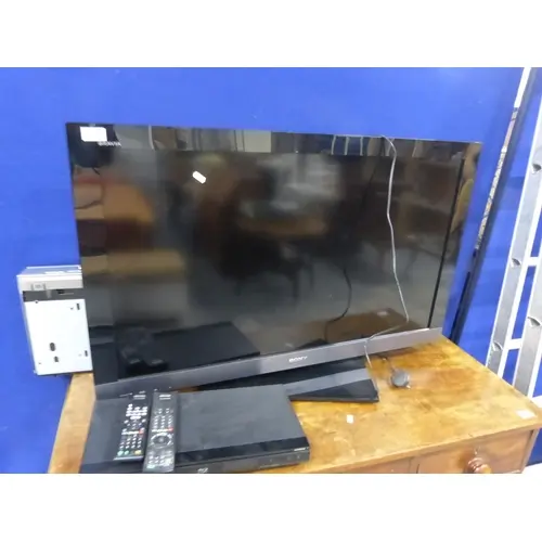 Sony TV 40", Blue Ray player video.