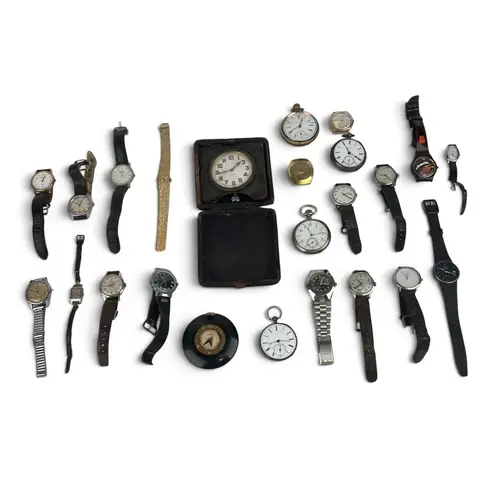 A MIXED LOT OF WRIST AND POCKET WATCHES, TO INCLUDE TIMEX, S...