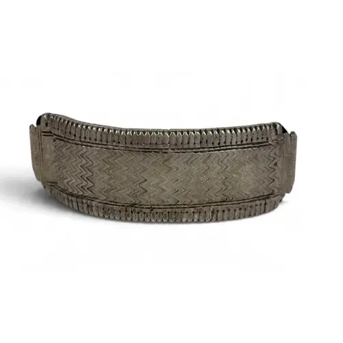 A 19TH C INDIAN FLEXIBLE SILVER ARMLET 17cm L Gross weight: ...