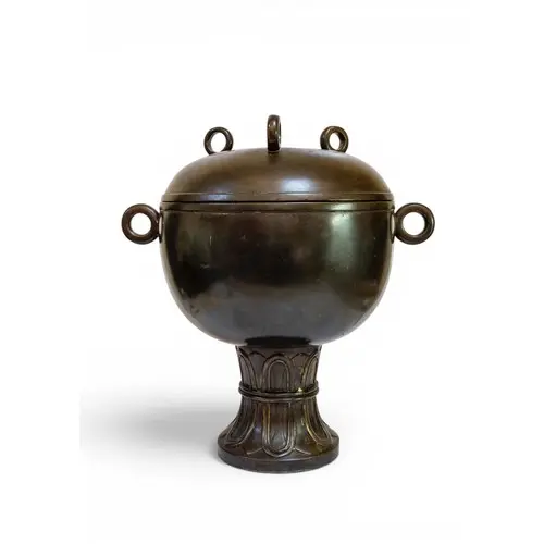 A LARGE BRONZE INSCRIBED RITUAL FOOD VESSEL AND COVER, DOU D...