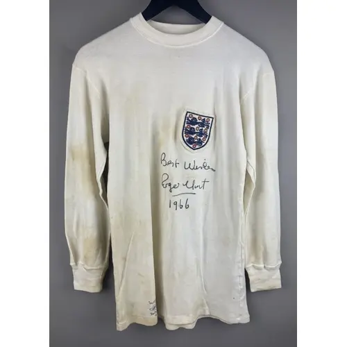 Sports Memorabilia: World Cup 1966, Roger Hunt, a signed, ma...