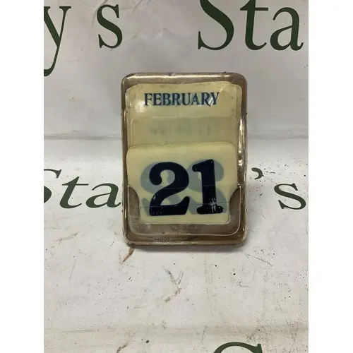 HM silver desk calendar with day, date and month, by Walker ...