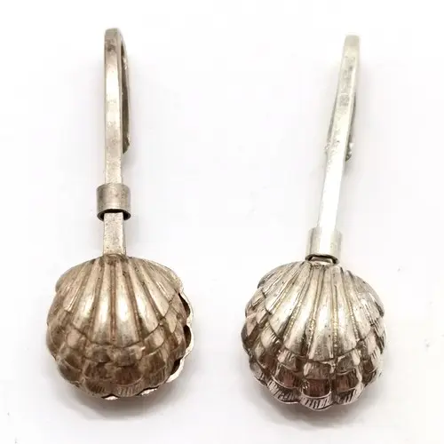 Pair of silver hallmarked napkin holders with shell bowls - ...