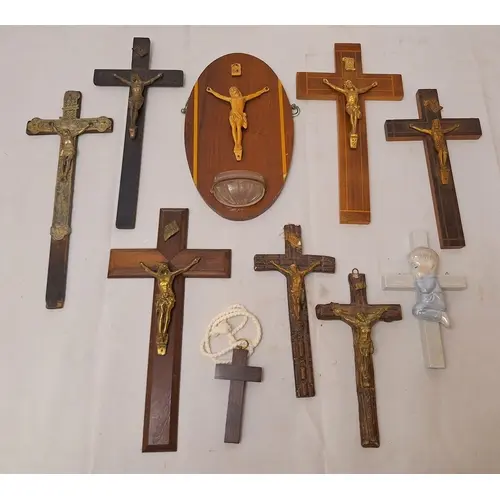 Crucifix incl. wooden based with metal figure, oval panel wi...