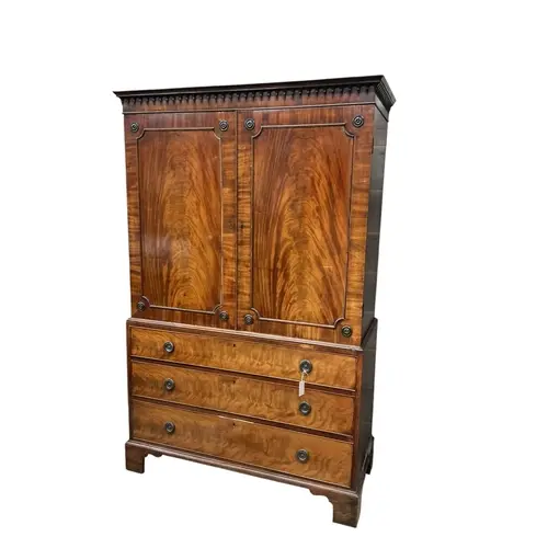 A George III mahogany linen press, width 130cm, depth 58cm, ...
