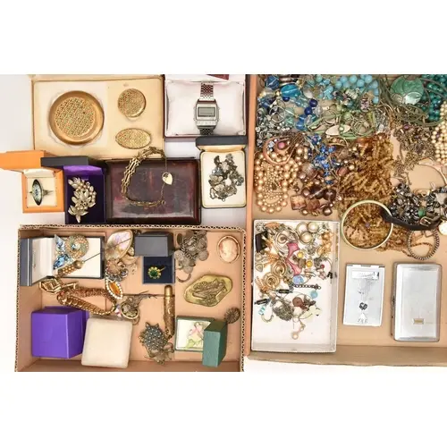 A BOX OF ASSORTED COSTUME JEWELLERY AND ITEMS, to include a ...