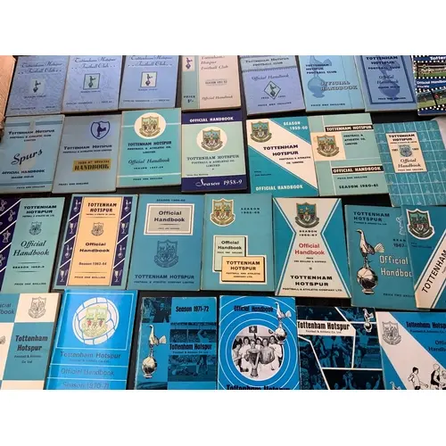 Tottenham Football Handbook Collection: Complete post war co...