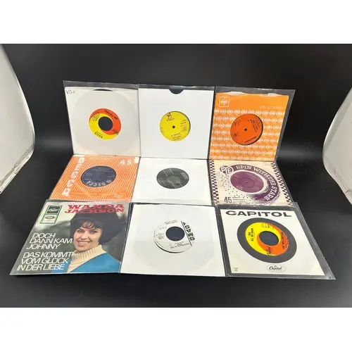 Collection of vinyl 45rpm singles to include The Sickniks, T...