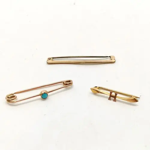 3 x Antique 9ct gold brooches inc turquoise (4cm) - total we...