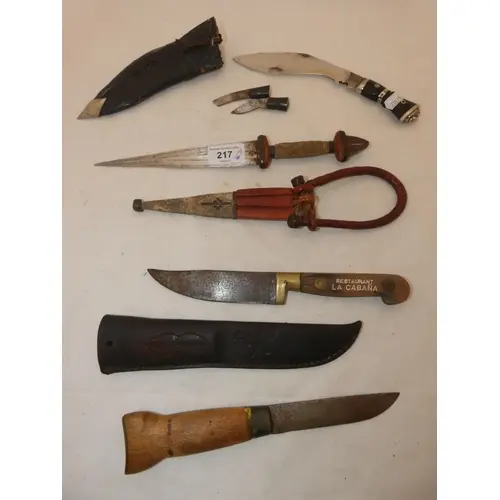 Small kukri dagger in sheath, Turkish Ushak-style dagger wit...
