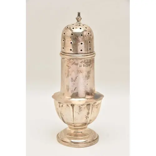 AN EARLY 20TH CENTURY SILVER SUGAR CASTER, with a wavy rim t...