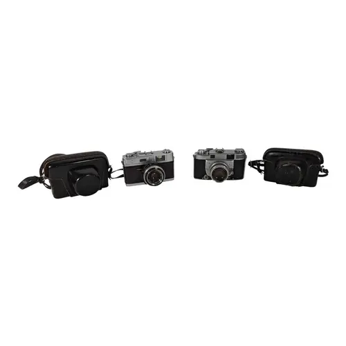 Minolta, Japan - A collection of four vintage 20th century 3...