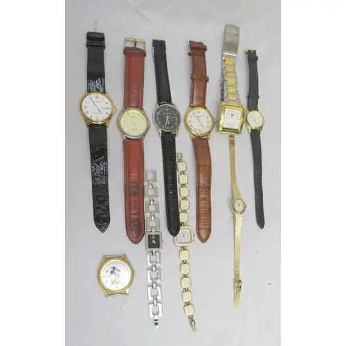 Watches, mostly working incl. Everright, Mickey Mouse Disney...