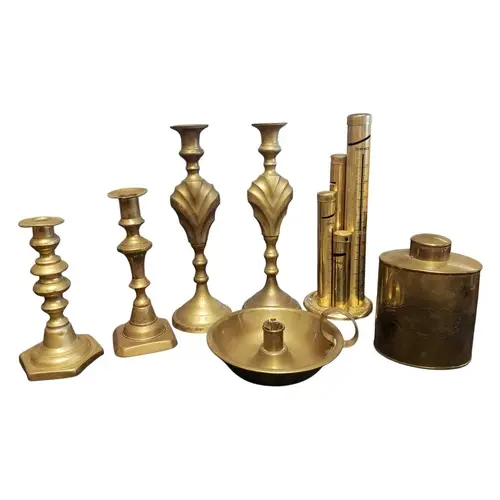 Collection of early 20th century vintage brass domestic item...