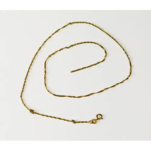 A 9ct yellow gold Singapore link chain, hallmarked, 0.75g. A...