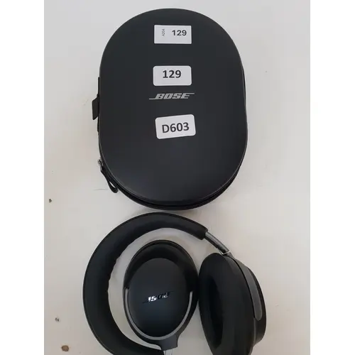 ONE PAIR OF BOSE 440108 HEADPHONES with case and cables