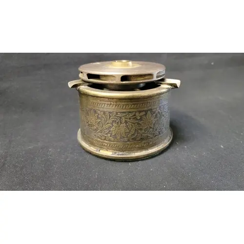 BRASS TRENCH ART ARTILLERY SHELL CASE ASHTRAY the cylindrica...