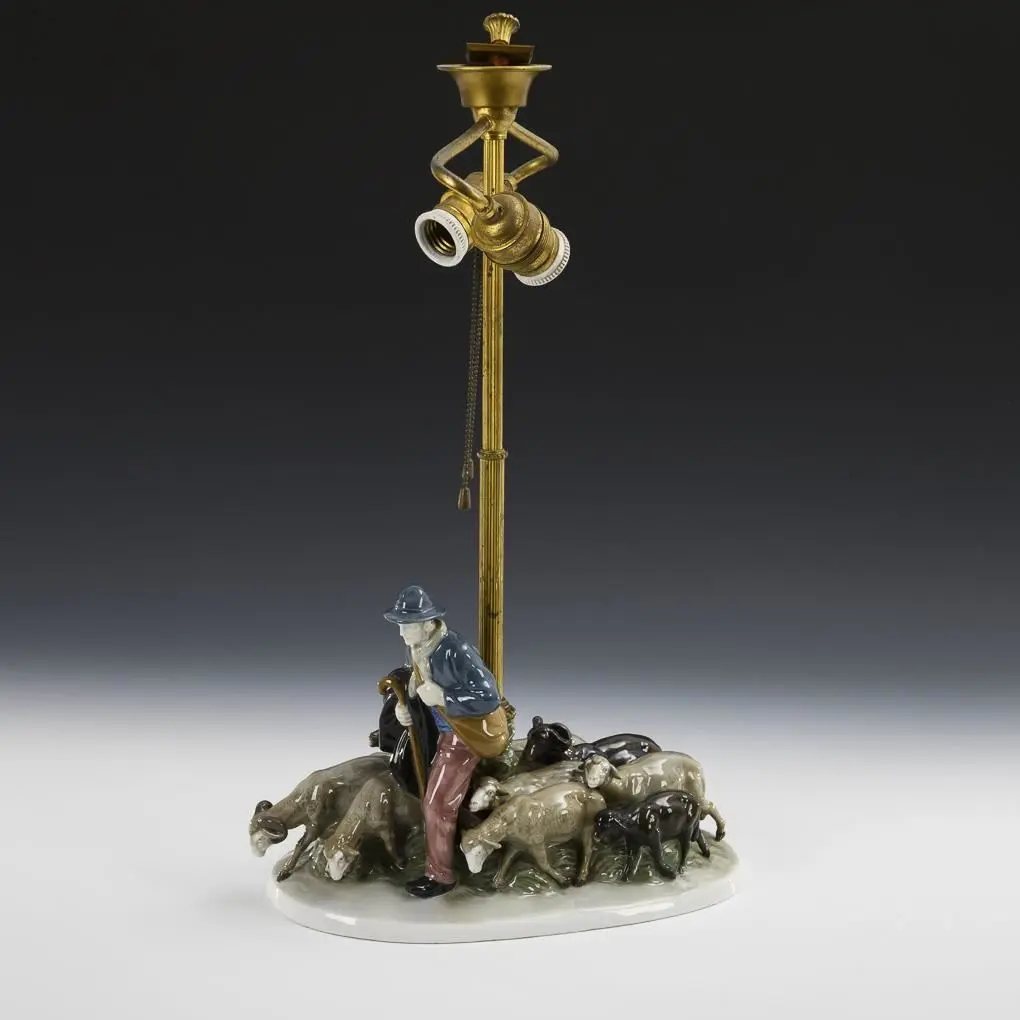 Shepherd Group as a Lamp Base. Fraureuth.