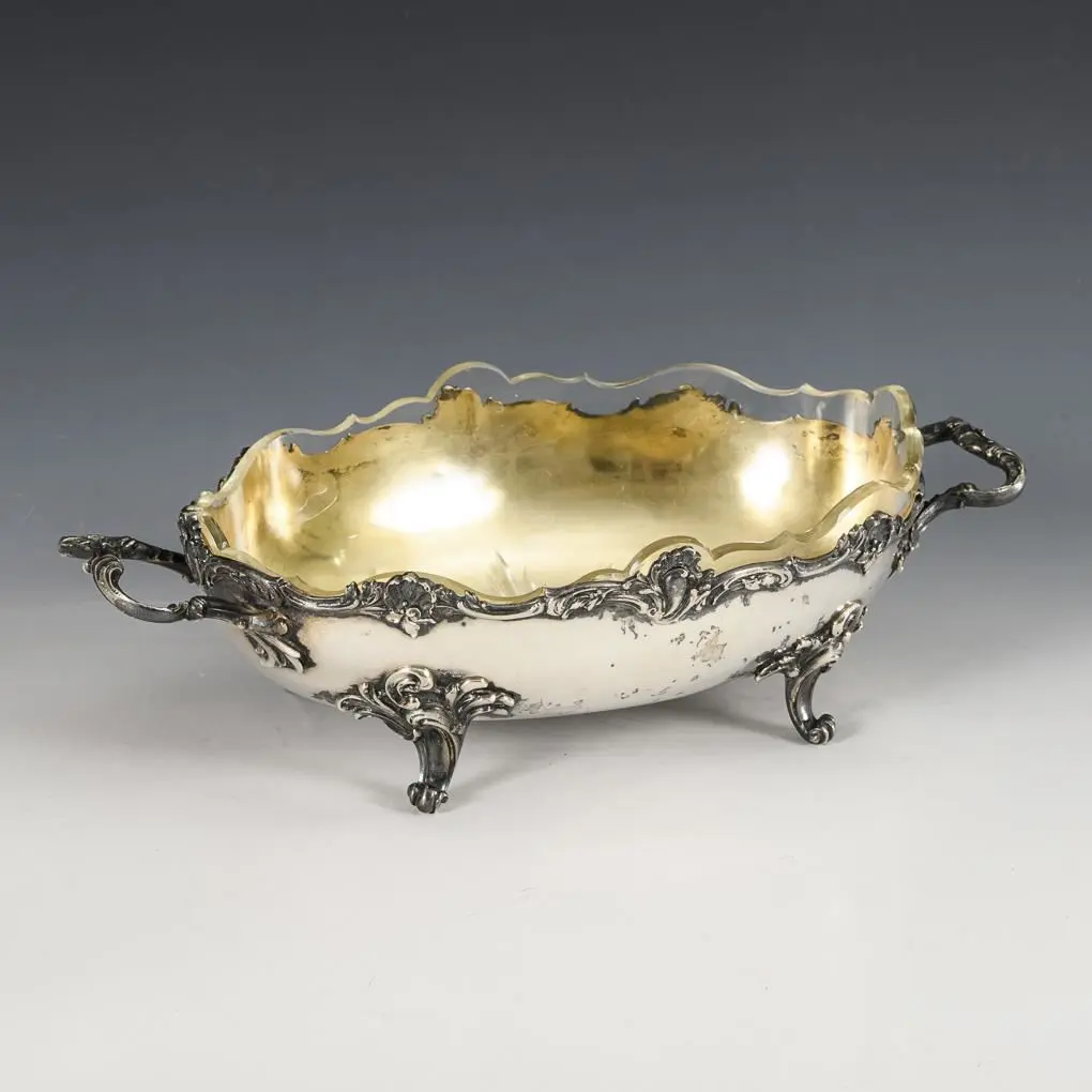Oval table dish with glass insert. Bruckmann & Söhne, Heilbronn.