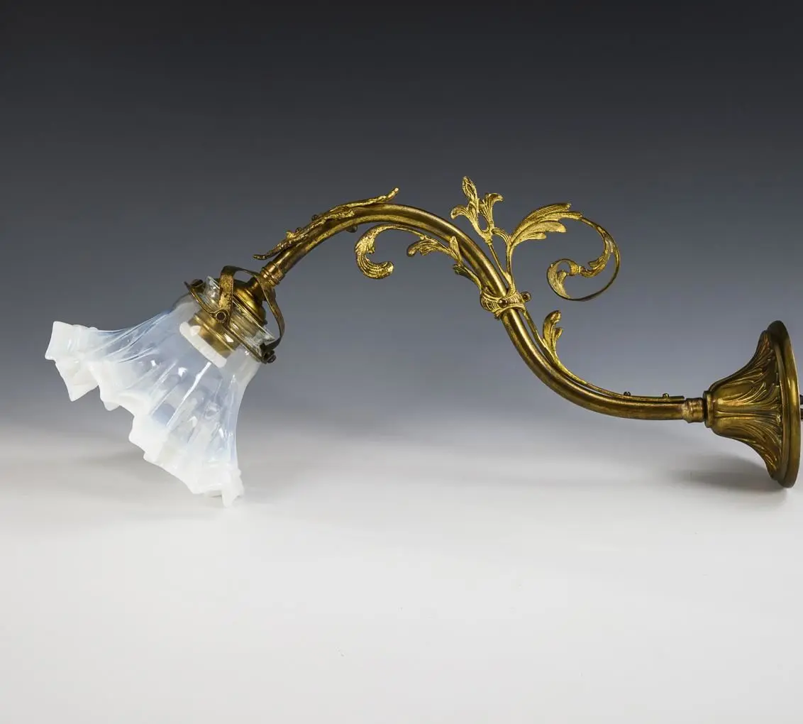 Art Nouveau wall lamp.