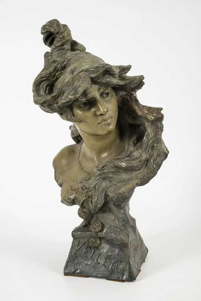 Art Nouveau bust "Velléda".