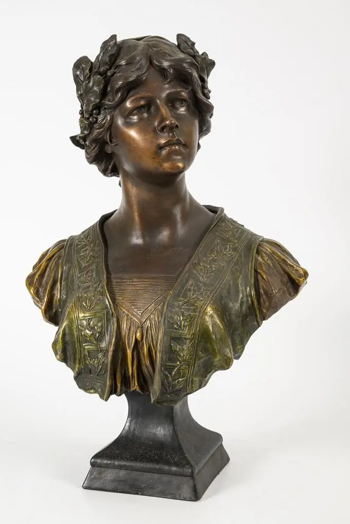 Bust of a young woman with a laurel wreath.