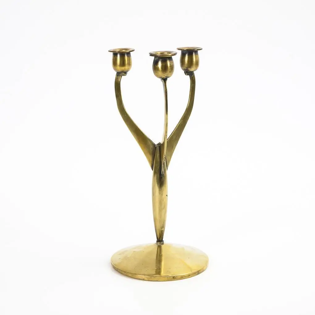 Art Nouveau table lamp.