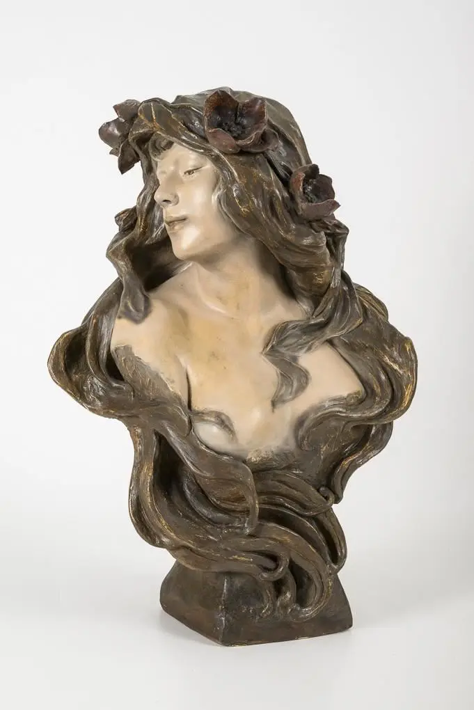 "Marsh Flower" bust. Friedrich Goldscheider, Vienna.