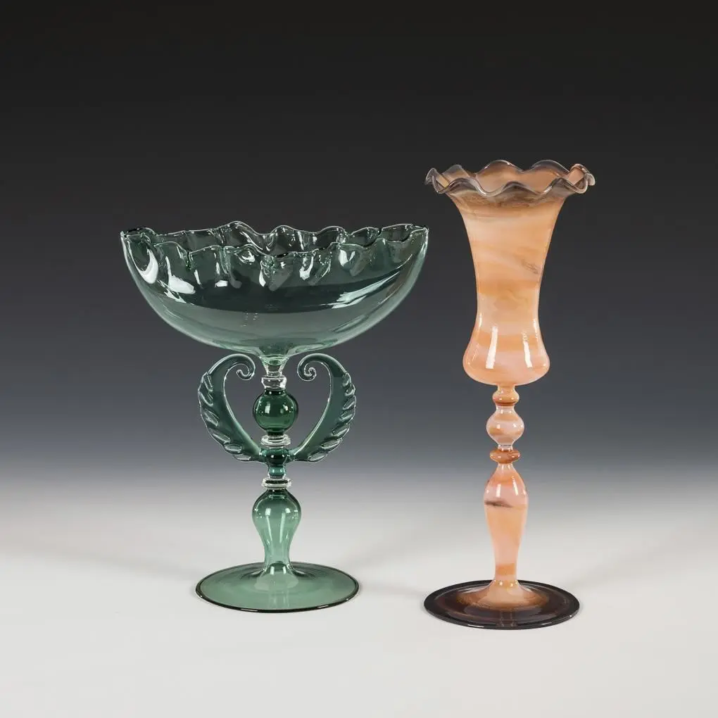 2 decorative glasses.