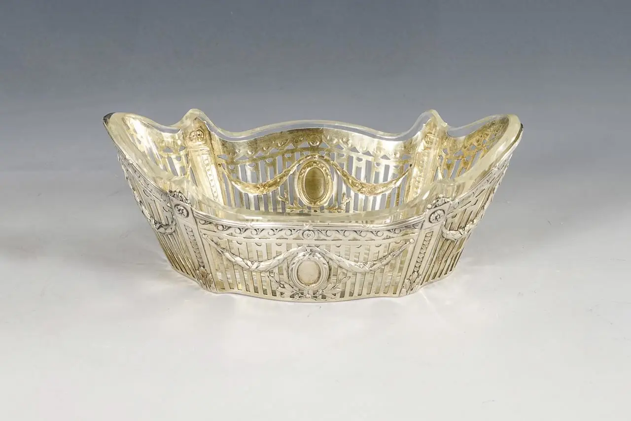Small silver bowl with glass insert. Lazarus Posen, Frankfurt am Main.