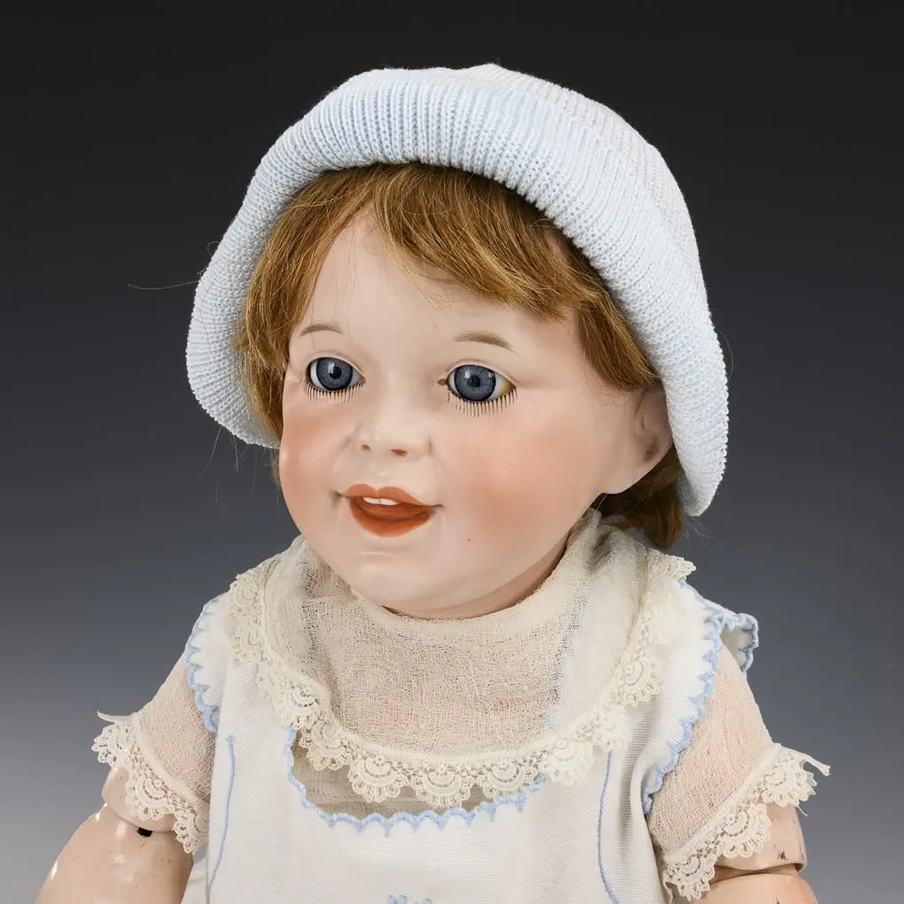 Smiling French character doll. Société Française de Fabrication de