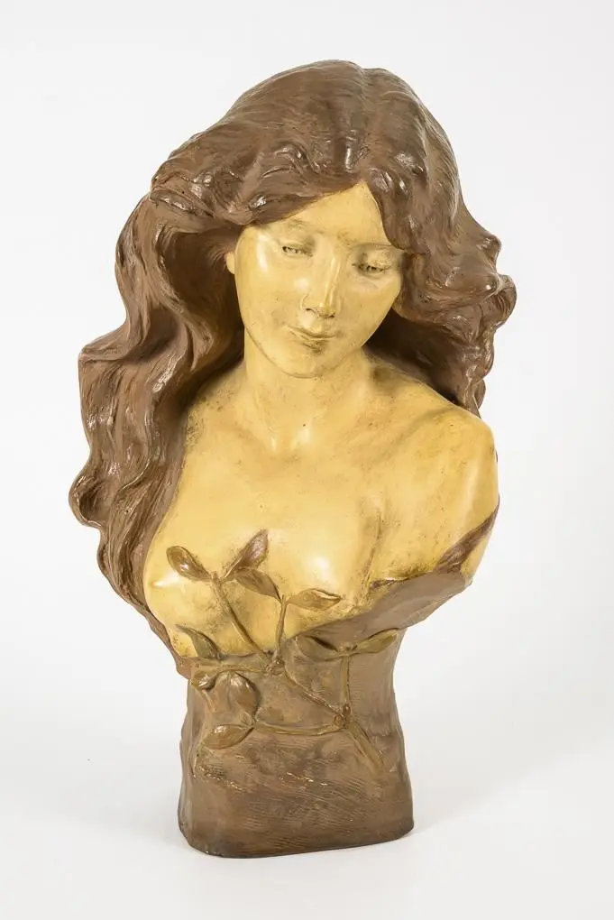 "Mispel" bust. Friedrich Goldscheider, Vienna.
