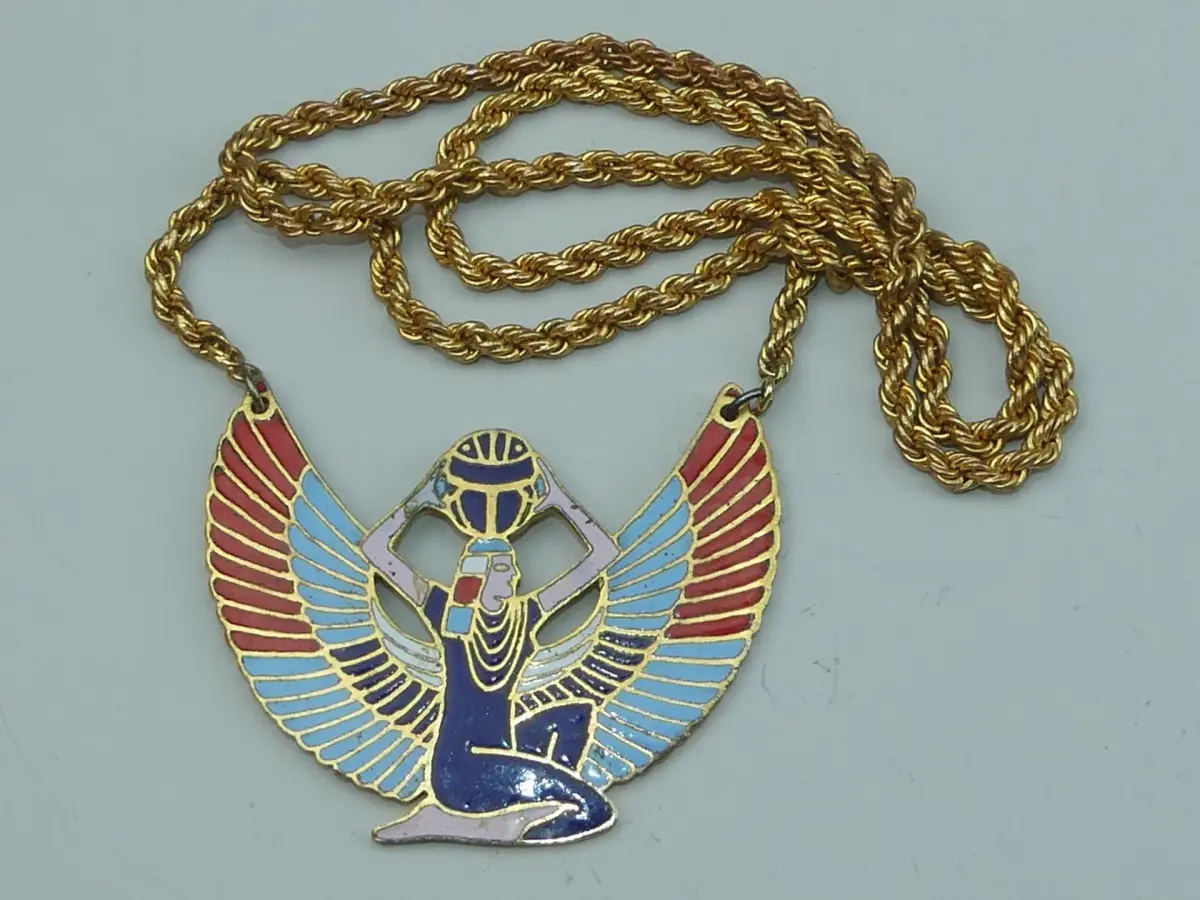 EGYPTOMANIA. Sautoir vintage de style Egyptomania retenant u - Lot 410
