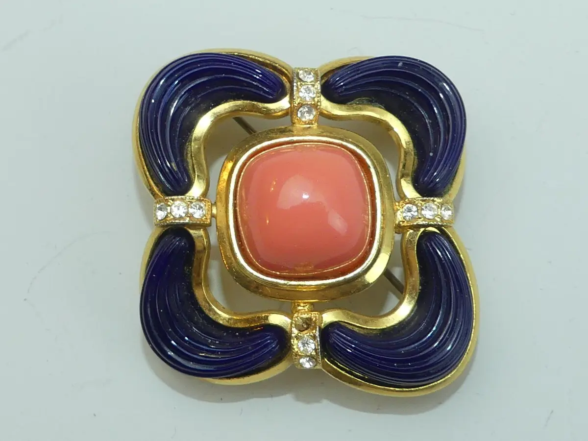 VAN CLEEF & ARPELS (dans le goût de). Broche vintage en méta - Lot 355
