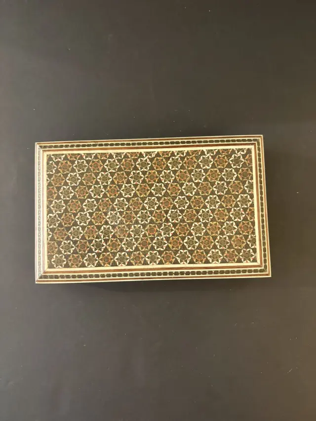 Boite en marqueterie micromosaique Katham-Kari à décor d’éto - Lot 279