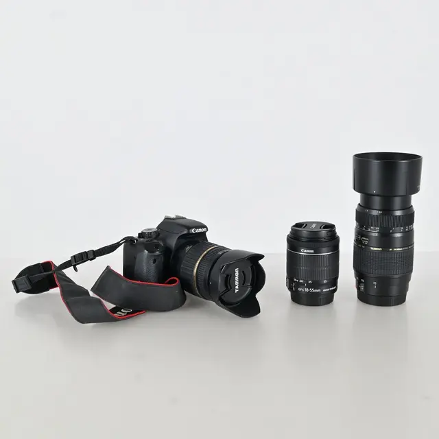 Digital systemkamera Canon EOS 550 D med 2 extra objektiv, tillbehör och väska