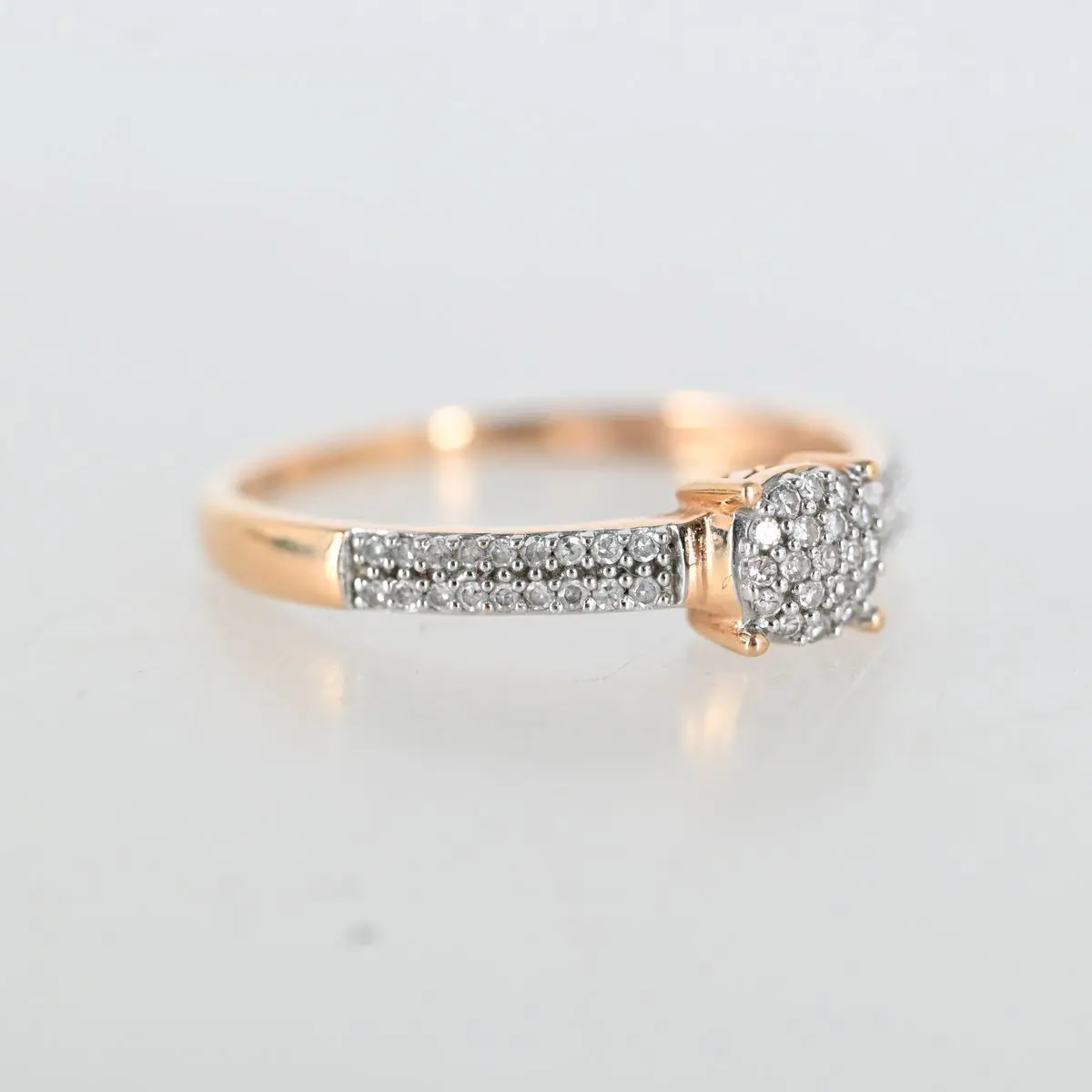 Ring med små diamanter, totalt 0,15ct, roséguld 18K