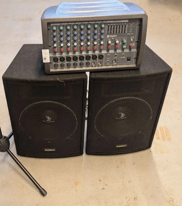 PA System, 2 högtalare och mixerbord