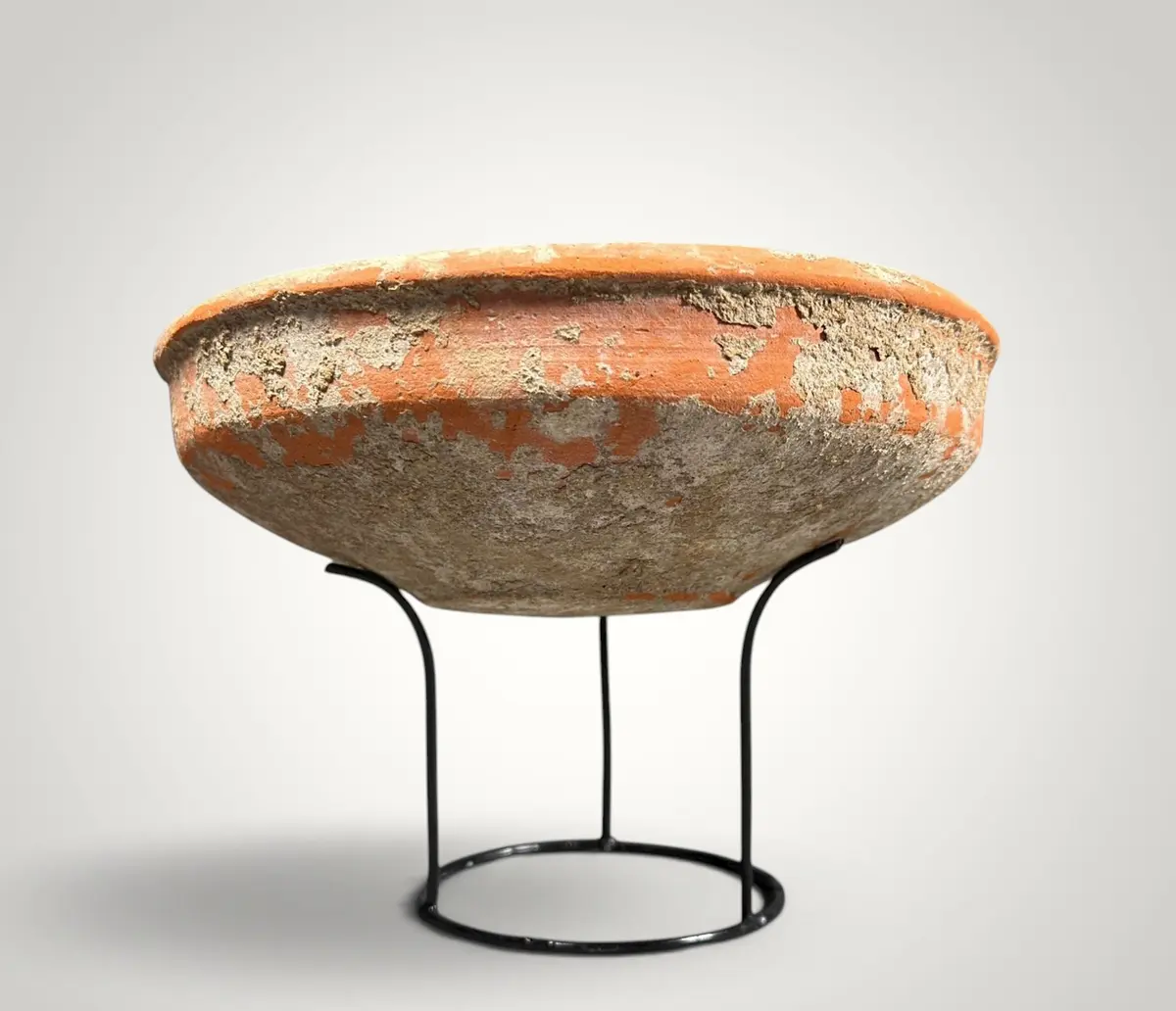 Low-profile ceramic bowl, Ancient Israel culture, Iron Age (1200-700