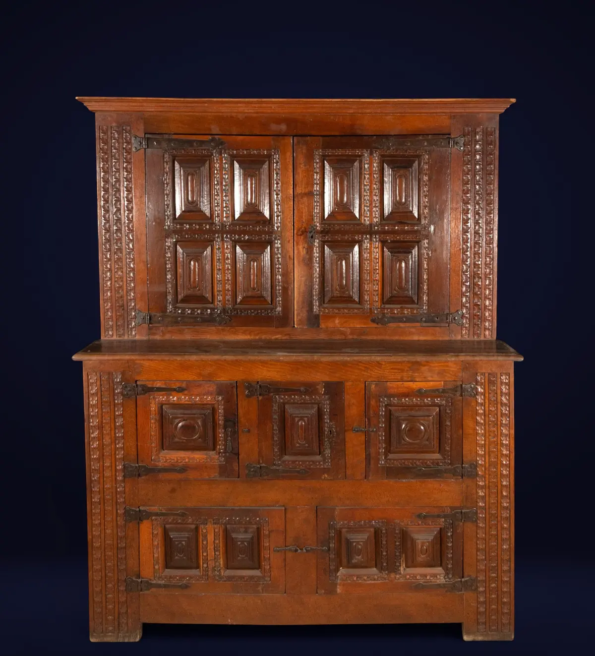 Two-body sideboard in walnut and chestnut. Spanish School. 16th century.