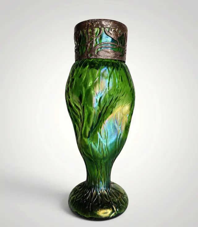 Exquisite Art Nouveau vase attributed to Wilhelm Kralik Sohn, circa 1905