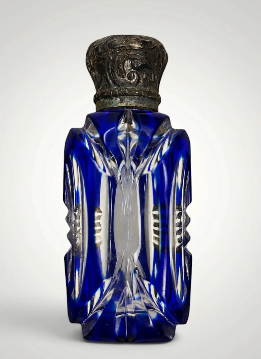 Late 18th-century perfume bottle with silver mount