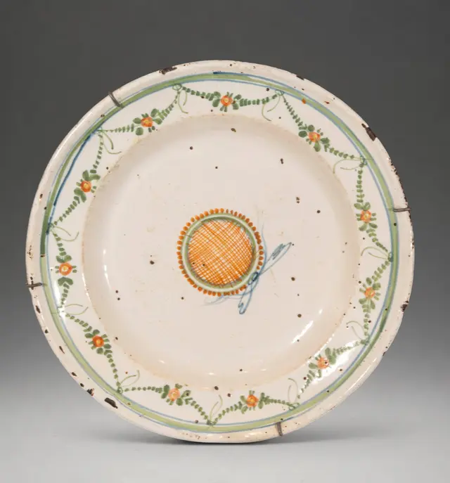 MANISES CERAMICS - Ceramic plate with polychrome floral decoration