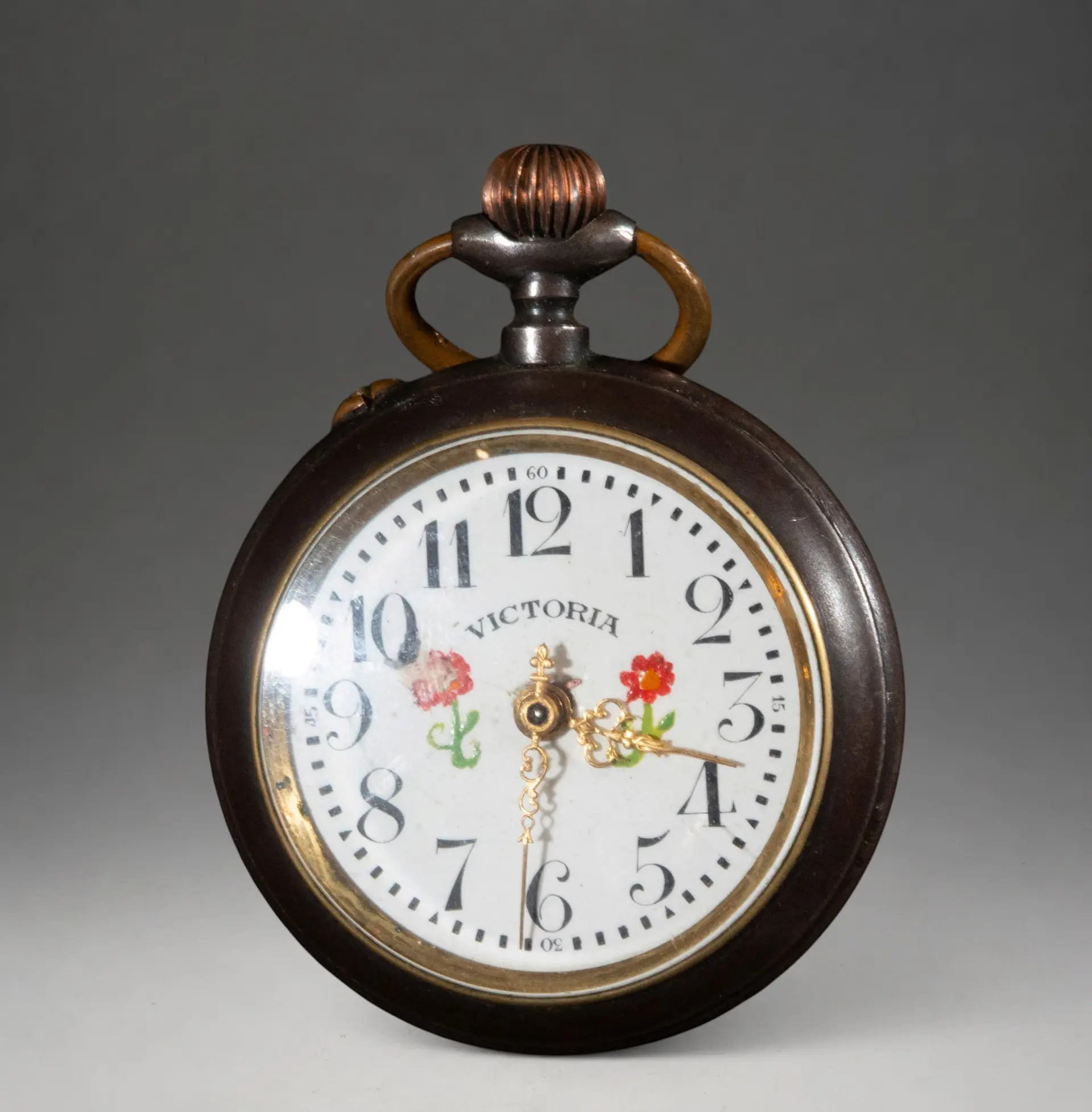 Pocket watch with polychrome floral dial